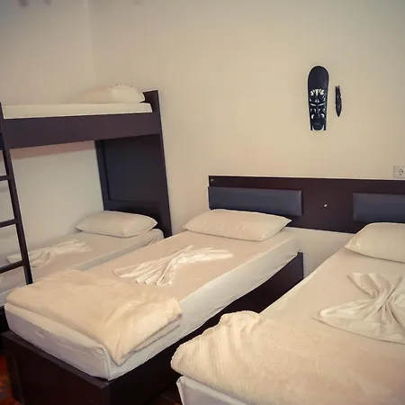 招待所 The Fir Gate