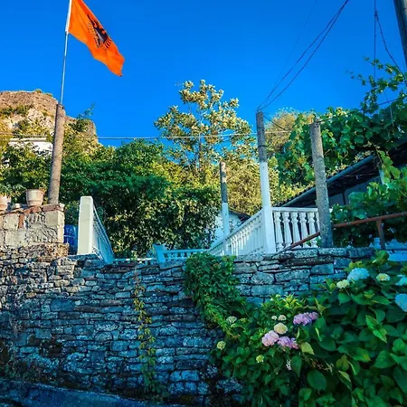 招待所 The Fir Gate Gjirokastër